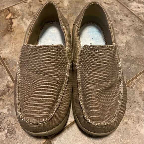 Kids Crocs Santa Cruz Loafers, Tan, J2 - Picture 1 of 5